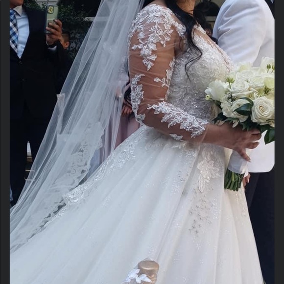 Wedding Dress - Picture 3 of 5